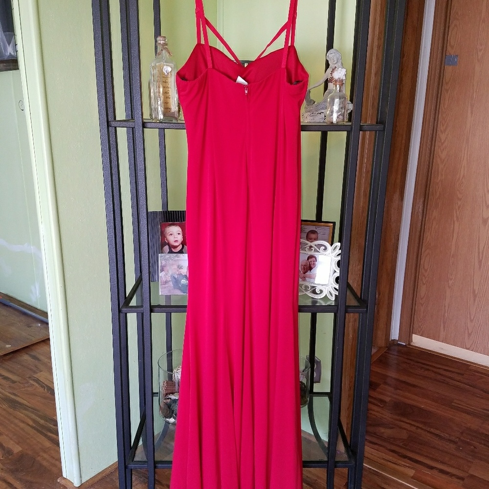 Beautiful red cocktail/prom dress